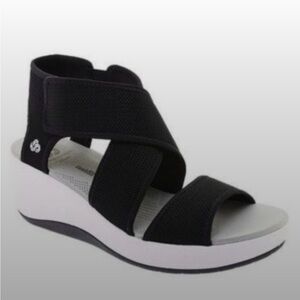 CLARK / 336Clarks WOMEN'S STEP CALI PALM WEDGE SANDAL